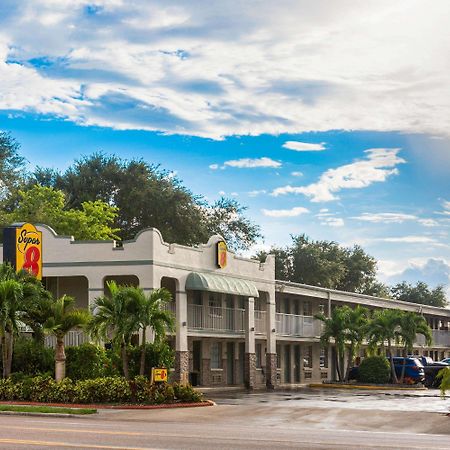 Super 8 By Wyndham Bradenton Sarasota Area Motel Buitenkant foto