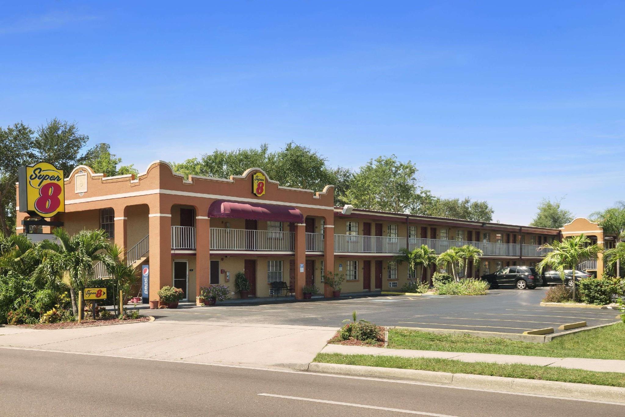 Super 8 By Wyndham Bradenton Sarasota Area Motel Buitenkant foto